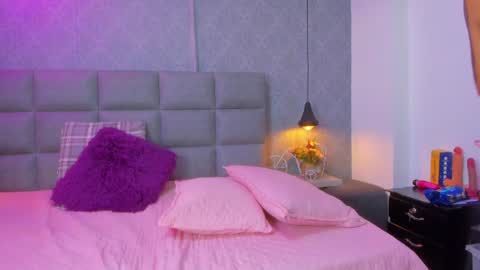 Snapshot of aria_millers1 chatting on 06/11/26, 11:30 aria_millers1 online show from 06/11/26, 11:30