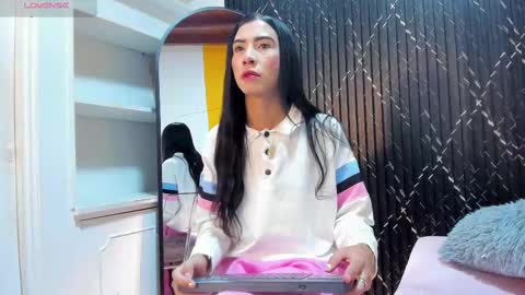 Snapshot of aria_millers_ chatting on 09/24/25, 11:46 Aria Millers online show from 09/24/25, 11:46