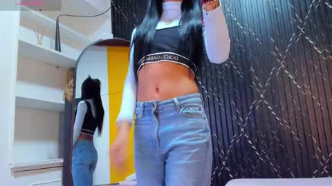 Snapshot of aria_millers_ chatting on 10/02/25, 11:39 Aria Millers online show from 10/02/25, 11:39