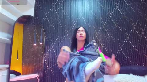 Snapshot of aria_millers_ chatting on 10/11/25, 12:04 Aria Millers online show from 10/11/25, 12:04