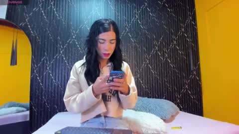 Snapshot of aria_millers_ chatting on 10/16/25, 11:33 Aria Millers online show from 10/16/25, 11:33