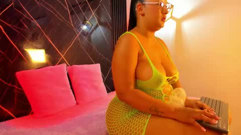 AriaBelle1 online show from 06/04/26, 07:20