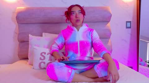 Snapshot of ariablake_1 chatting on 12/05/25, 12:14 Aria online show from 12/05/25, 12:14