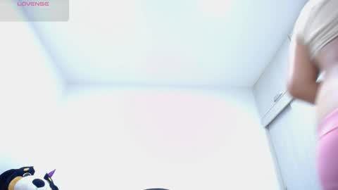 Snapshot of ariacoral chatting on 06/30/26, 01:23 ariacoral online show from 06/30/26, 01:23