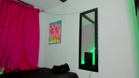 Snapshot of ariadna_4 chatting on 03/10/25, 05:00 ariadna_4 online show from 03/10/25, 05:00