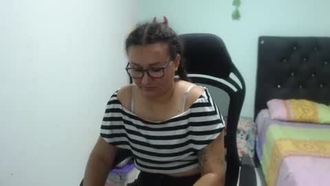 Snapshot of ariadna_6 chatting on 10/20/25, 05:35 ...Ariana... online show from 10/20/25, 05:35