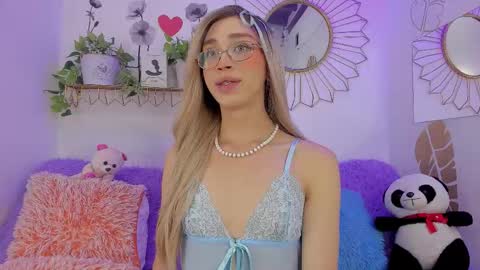 Snapshot of ariadna_evangeline chatting on 10/11/25, 05:50 Angel online show from 10/11/25, 05:50