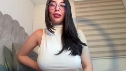 ARIADNA  IM NEW HERE THANK YOU VERY MUCH FOR FOLLOWING ME online show from 05/31/26, 06:42