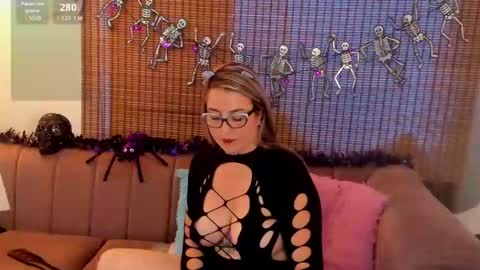 Ariana Cruz online show from 10/22/25, 03:34