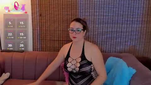 Ariana Cruz online show from 11/18/25, 12:42