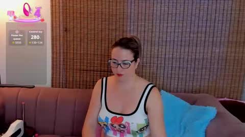 Ariana Cruz online show from 11/30/25, 12:53