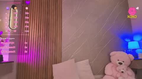 Ariana online show from 05/15/26, 12:01