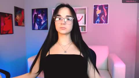 Snapshot of ariana_ross7 chatting on 11/28/25, 10:29 ariana_ross7 online show from 11/28/25, 10:29