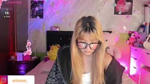 Ariana  online show from 10/30/25, 09:44