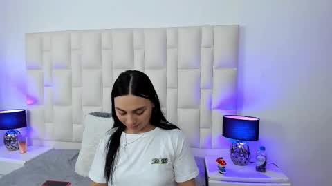  ariana  online show from 10/03/25, 05:32