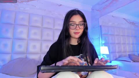 Ari online show from 12/03/24, 03:20