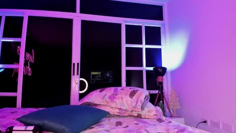 Ari online show from 12/24/24, 10:33
