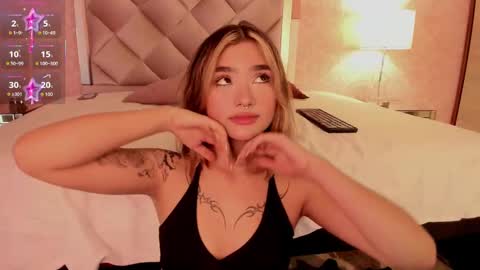 Snapshot of ariana_villada chatting on 09/30/25, 03:22 Ari online show from 09/30/25, 03:22