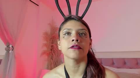 Arianna Collins online show from 10/15/25, 12:05