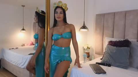 Ariana  online show from 10/22/25, 08:41