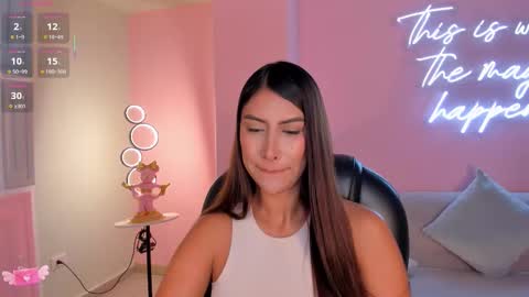 Snapshot of arianadumont chatting on 11/05/25, 11:43 Ariana Dumont online show from 11/05/25, 11:43