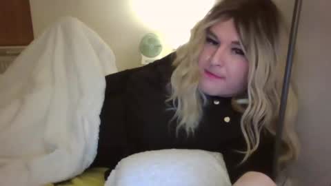 Snapshot of arianalopez98 chatting on 12/14/24, 05:36 Ariana 3 online show from 12/14/24, 05:36