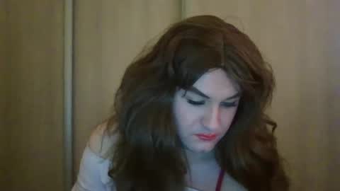 Snapshot of arianalopez98 chatting on 12/22/24, 10:06 Ariana 3 online show from 12/22/24, 10:06