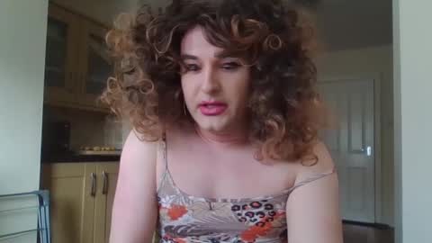 Snapshot of arianalopez98 chatting on 02/06/25, 10:59 Ariana 3 online show from 02/06/25, 10:59