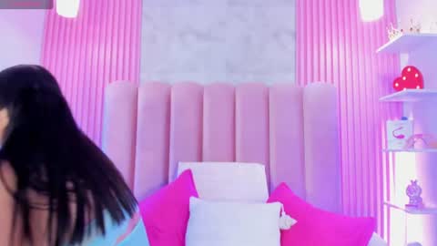 ArianaRougee online show from 06/17/26, 04:15