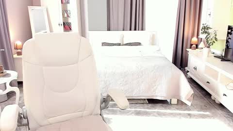 Ana online show from 09/16/25, 12:39