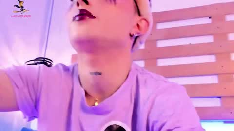 Ari  online show from 10/31/25, 01:34