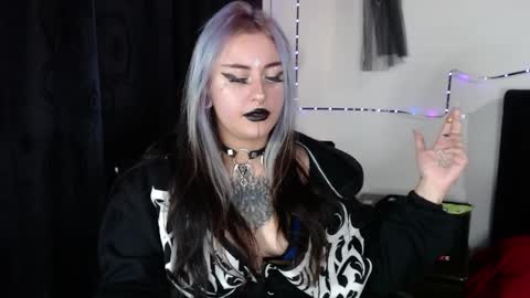 Snapshot of arianauwu666 chatting on 11/25/25, 09:48 help me 100 hands up my OF is Free online show from 11/25/25, 09:48