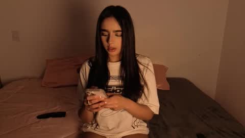 ariandbela__ online show from 10/08/25, 04:43