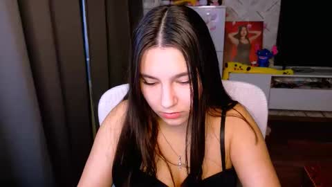 Snapshot of arianna_grend chatting on 11/06/25, 10:38 Arianna online show from 11/06/25, 10:38