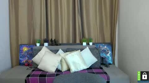 Snapshot of arianna_tifany chatting on 11/18/25, 06:45 Arianna online show from 11/18/25, 06:45