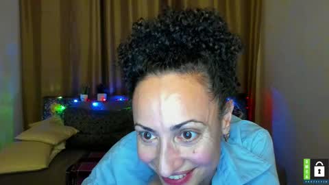 Snapshot of arianna_tifany chatting on 11/28/25, 07:11 Arianna online show from 11/28/25, 07:11