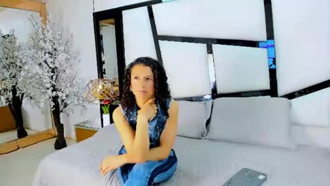 ariannarussell1 online show from 07/23/26, 03:54