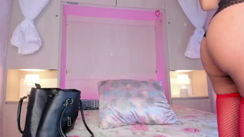 ariannavega_ online show from 06/03/26, 11:46