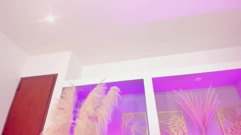 Snapshot of ariarusso_ chatting on 12/17/25, 08:26 ariarusso_ online show from 12/17/25, 08:26