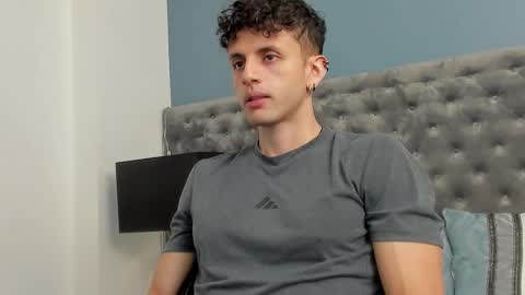 Snapshot of ariasaadeh chatting on 10/11/25, 12:15 ariasaadeh online show from 10/11/25, 12:15