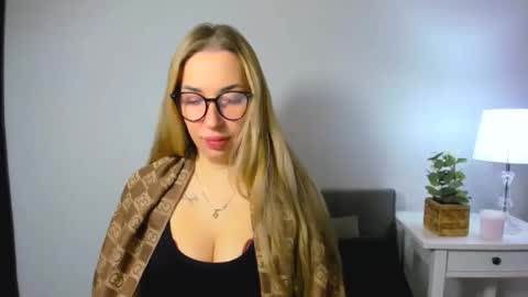 Aria online show from 11/28/25, 07:44