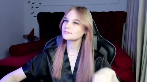 Snapshot of ariawell chatting on 10/28/25, 05:48 Aria online show from 10/28/25, 05:48