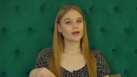 Snapshot of ariawell chatting on 12/01/25, 05:40 Aria online show from 12/01/25, 05:40