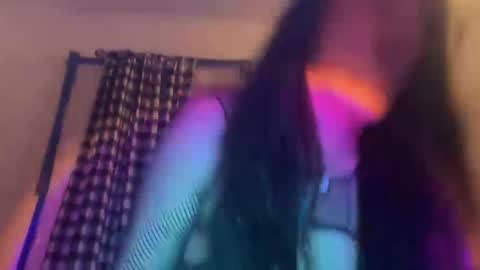 Snapshot of ariawestlove chatting on 01/13/25, 05:23 Aria online show from 01/13/25, 05:23