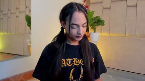 Welcome to Ari room online show from 07/22/26, 07:38