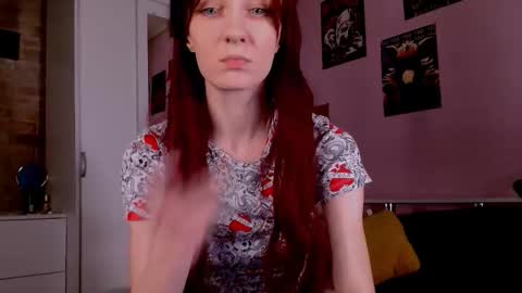 Snapshot of aribluush chatting on 11/07/25, 06:24 aribluush online show from 11/07/25, 06:24