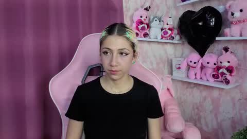 Snapshot of aribunnie chatting on 11/06/25, 08:54 Ari Bunnie online show from 11/06/25, 08:54