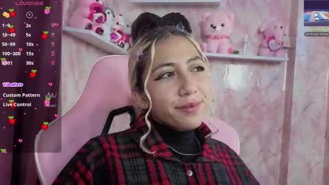 Snapshot of aribunnie chatting on 11/18/25, 11:59 Ari Bunnie online show from 11/18/25, 11:59