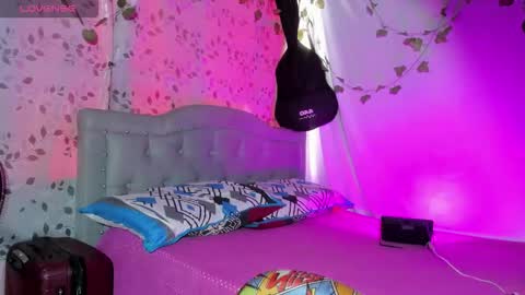 ariel_adan online show from 12/17/25, 12:33