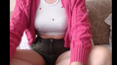 Snapshot of ariel_la chatting on 10/17/25, 08:28 Ariella online show from 10/17/25, 08:28